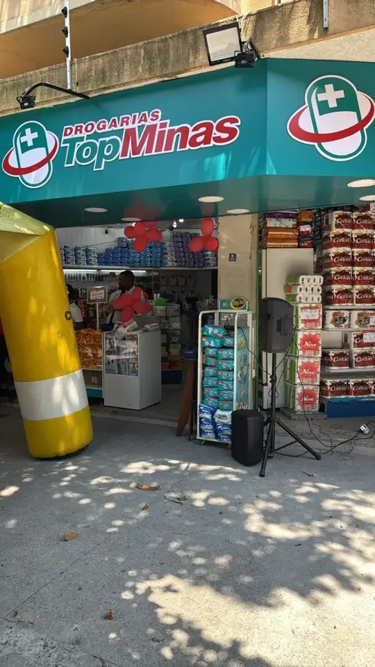 Fachada da Drogarias TopMinas no Engenho de Dentro